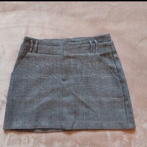 NWOT Zara Grey Checked Mini Skirt in